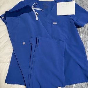 Figs Scrub Set